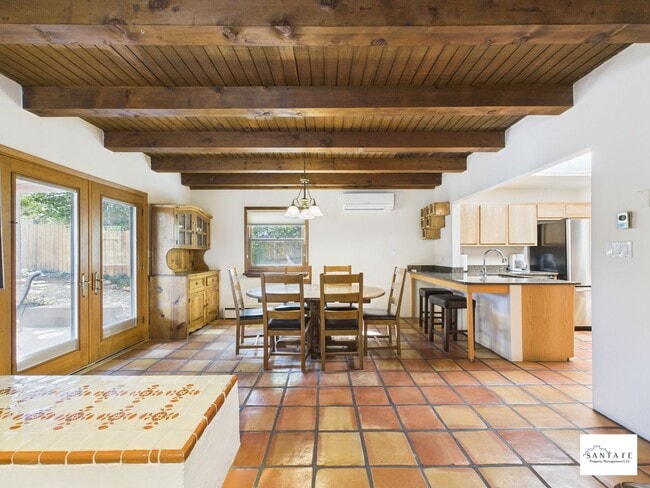 Building Photo - Fully Furnished Home available Now!