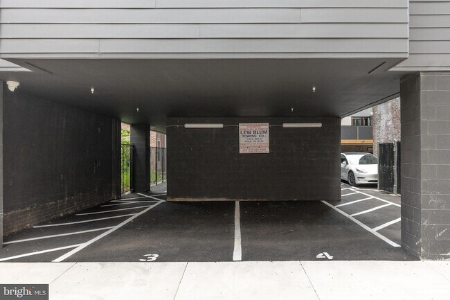 Building Photo - 1421-23-1423 E Columbia Ave