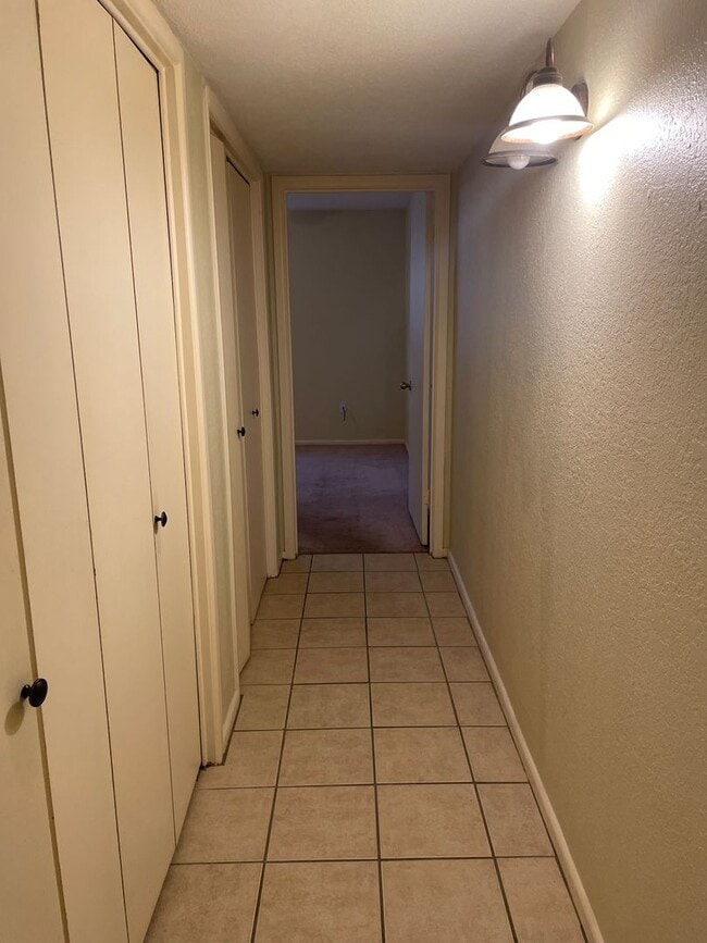 Building Photo - 2 bedroom duplex!  2 bath, 2 car carport