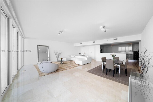 Building Photo - 1643 Brickell Ave