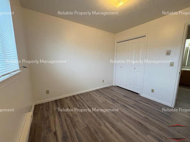 Building Photo - 2114 Meppen Dr