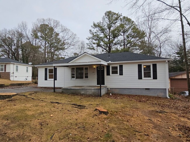 Primary Photo - Renovated Mableton 3 Bedroom 2 Bath Home f...