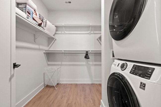 Building Photo - 2317 W Grace St