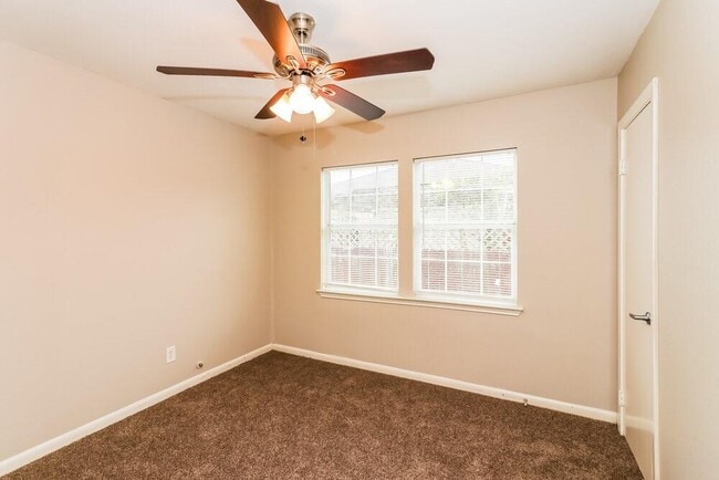 Building Photo - 1202 Trimm Ave