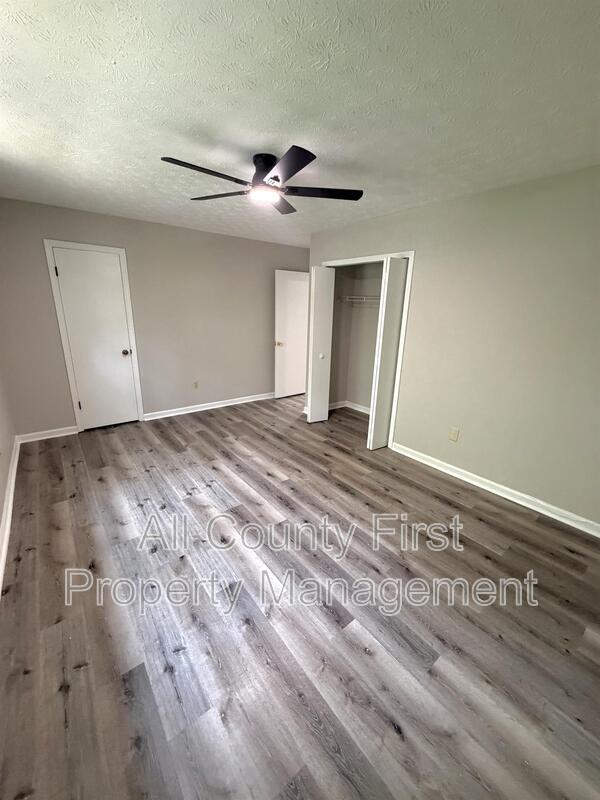 Building Photo - 734 S Candler St