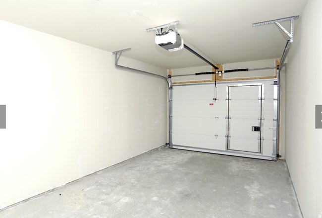 Building Photo - Mid-Town Park