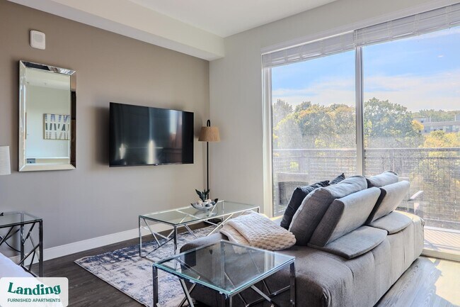 Building Photo - 210 E Green St