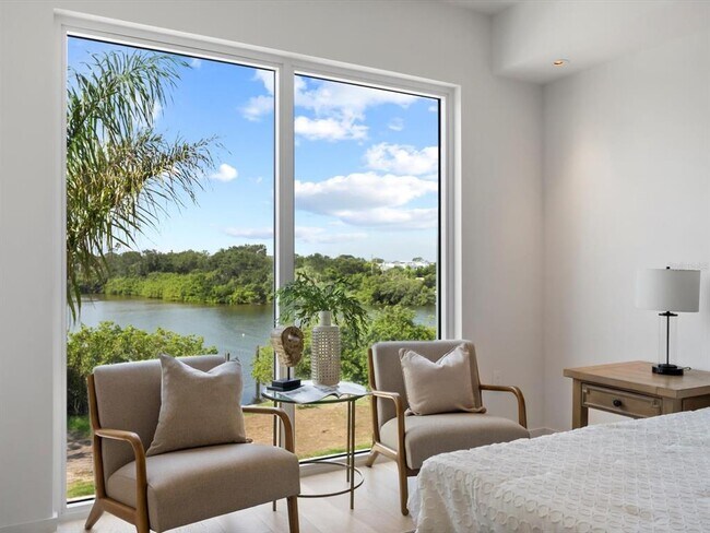 Building Photo - 1020 Sunset Point Rd