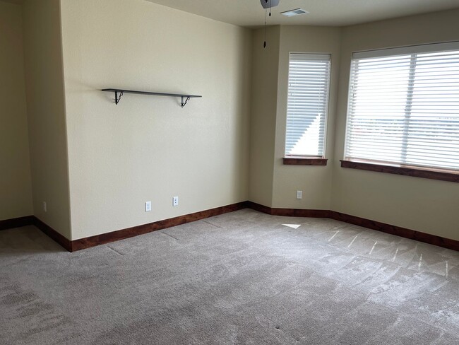 Building Photo - 3532 Red Feather Trl