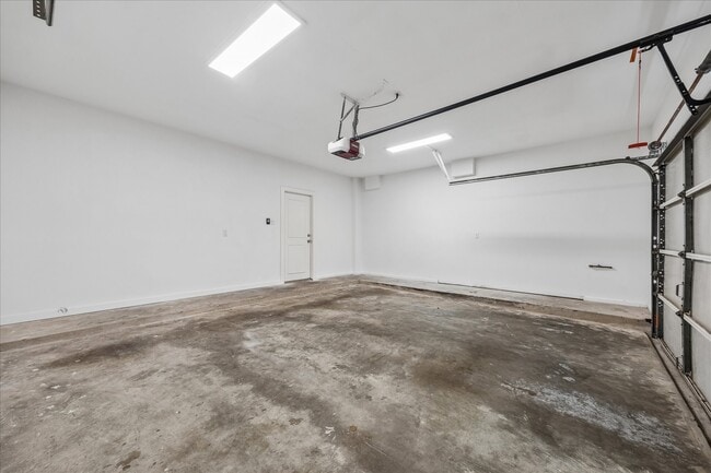 Building Photo - 2510 Genesee St