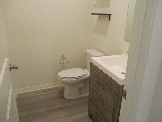 Building Photo - Murrieta 3 Bdr 2.5 Bath Town Home Built 2020