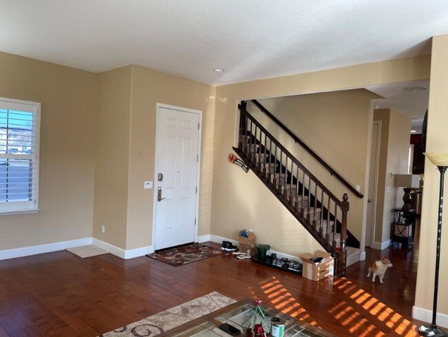 Building Photo - NEWER MODERN HOME BEHIND KAISER VACAVILLE *STAR RENTALS