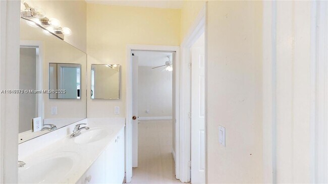 Building Photo - 12281 SW 121st Terrace
