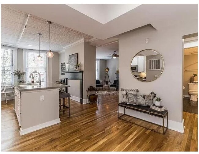 Building Photo - 1407 Vine St