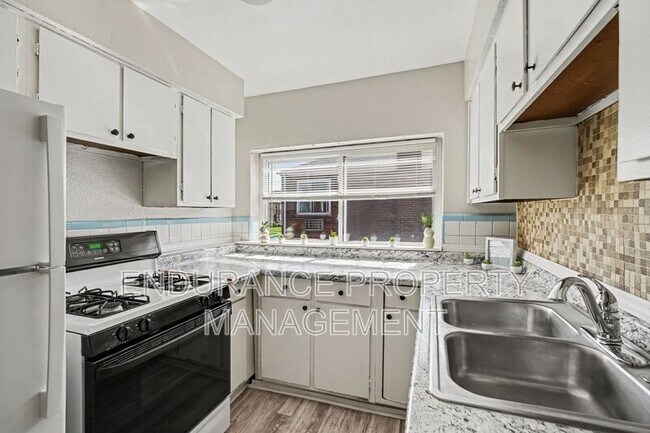 Building Photo - 629 Maple Dr