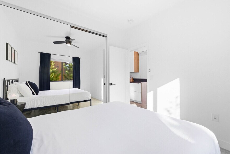 Building Photo - 5019 Hawley Blvd