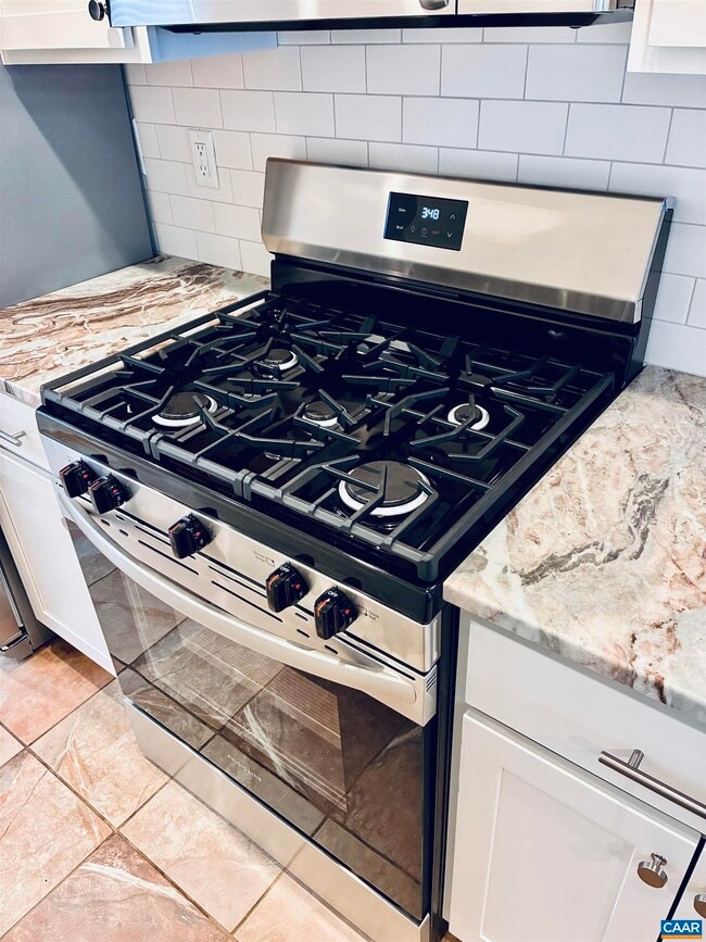 Building Photo - 210 Saponi Ln