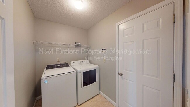 Building Photo - 11861 Lake Fern Dr