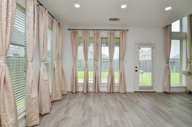 Building Photo - 3707 Brampton Island Dr