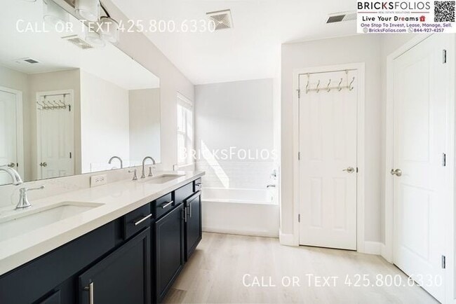 Building Photo - Spacious Home For Rent in Crosswater, Lake...