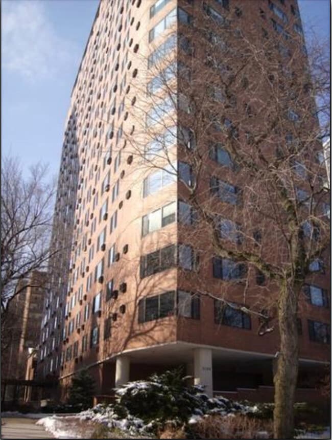 Primary Photo - 3100 N Lake Shore Dr