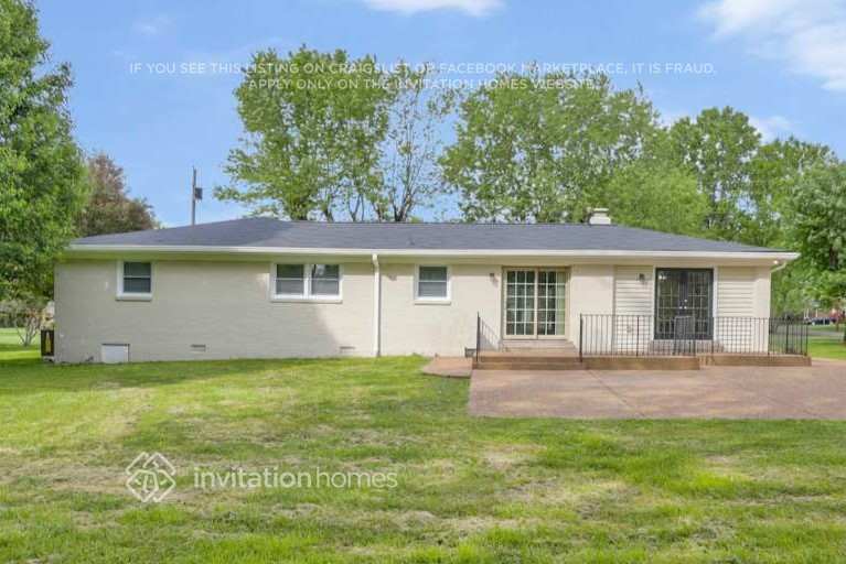 Building Photo - 136 Oaks Dr