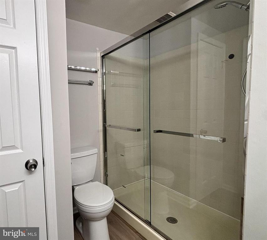 Master Bathroom - 1507 Bennett Pl