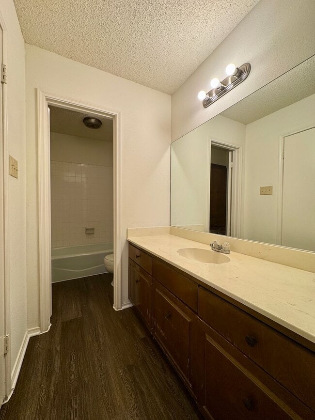 Building Photo - Duplex