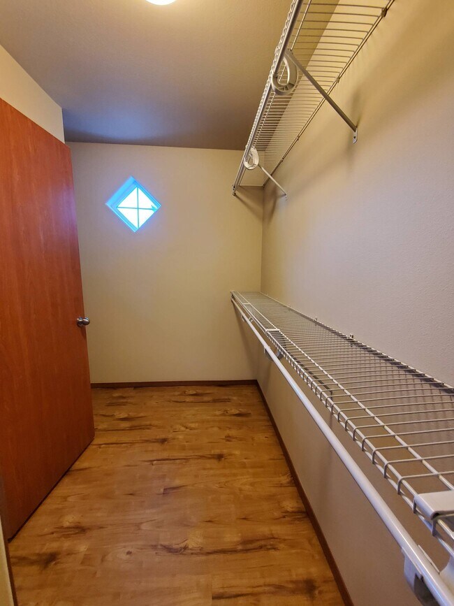 Building Photo - 421 N 3rd Ave SW