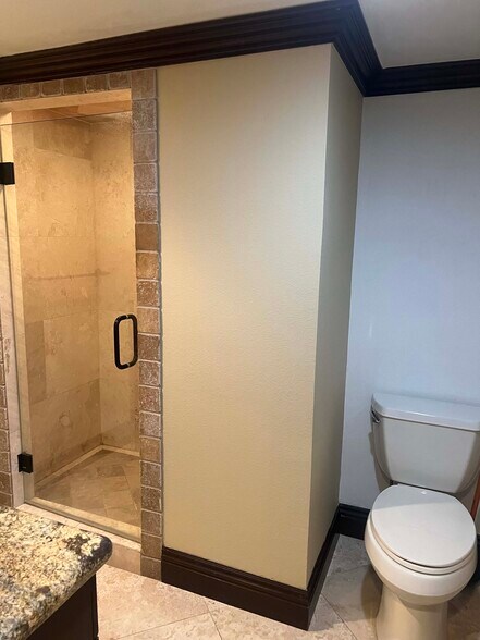 Building Photo - 205 E Harmon Ave