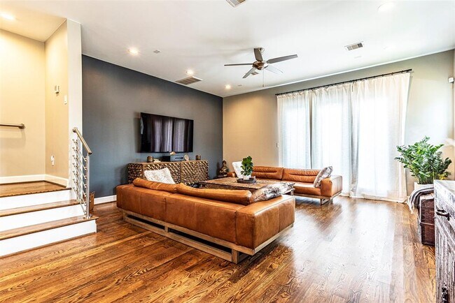 Building Photo - 2510 Chenevert St