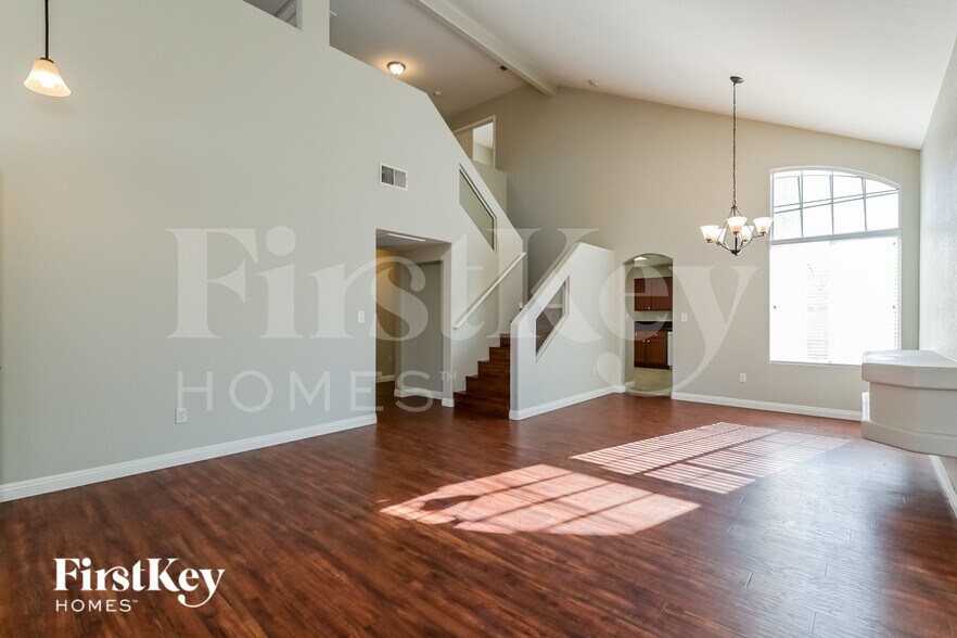 Building Photo - 655 Corona Run Ave