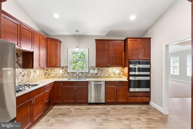 Building Photo - 24524 Ruff Ruff Ln