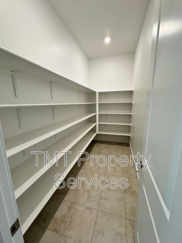 Building Photo - 10315 Marama Wy