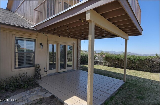 Building Photo - 601 Firedale Ln