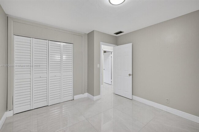 Building Photo - 2201 NE 52nd St