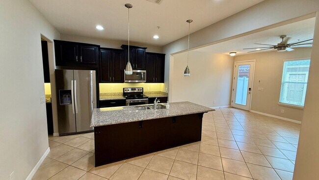 Building Photo - 8569 Vedder Ln