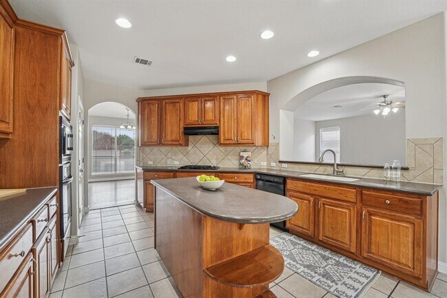 Building Photo - 1206 Canyon Maple Rd