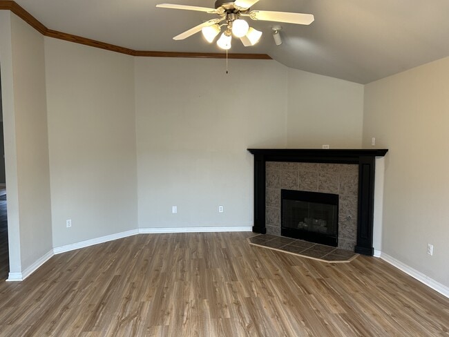 Building Photo - 2237 Scissortail Landing Dr