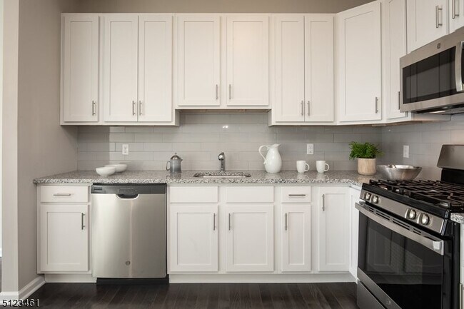 Building Photo - 38 Arlene Ct