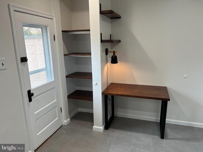 Building Photo - 30 W Abington Ave