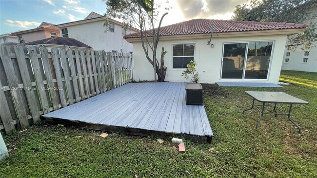 Building Photo - 6952 SW 148 Ln