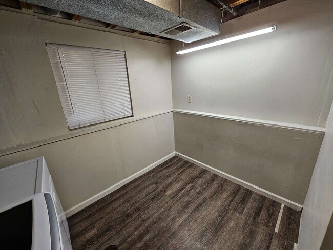 Building Photo - Charming 3-bedroom, 2-bathroom home