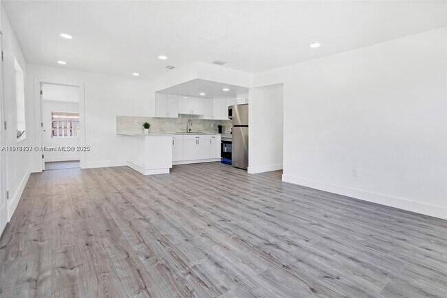 Building Photo - 4647 NW 15th Ct