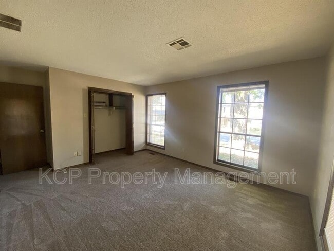 Building Photo - 4914 S U St