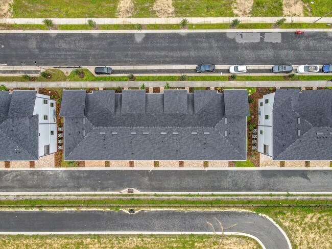 Building Photo - 15465 Hamlin Pk Dr