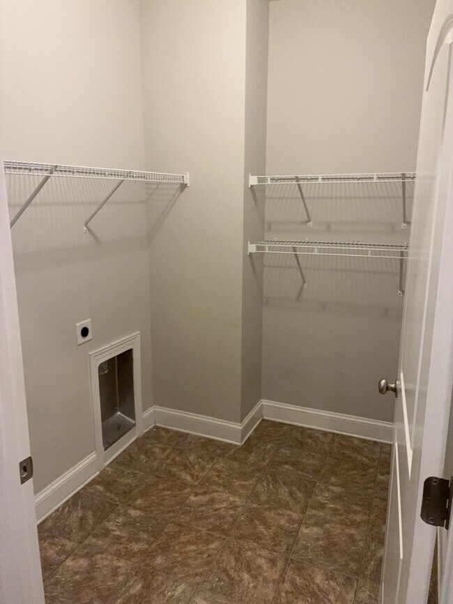 Building Photo - 1039 Drakes Crossing