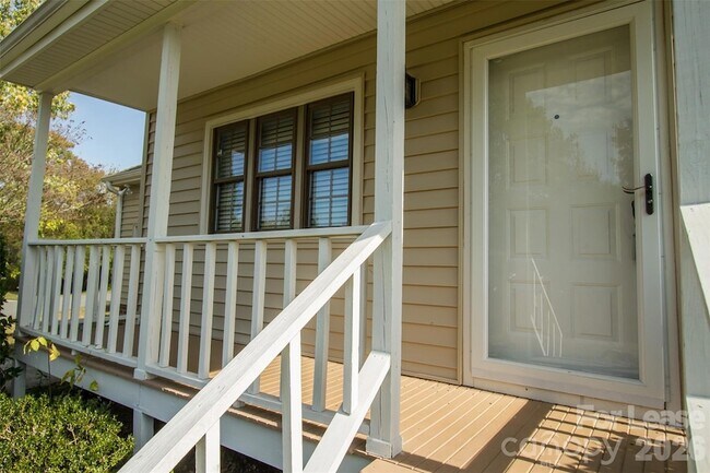 Building Photo - 11722 Carmel Lakes Dr