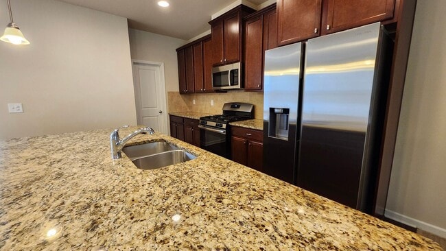 Building Photo - Modern Corner-Lot Townhome in Berkeley Vil...