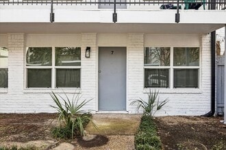 Building Photo - 2206 Mason St